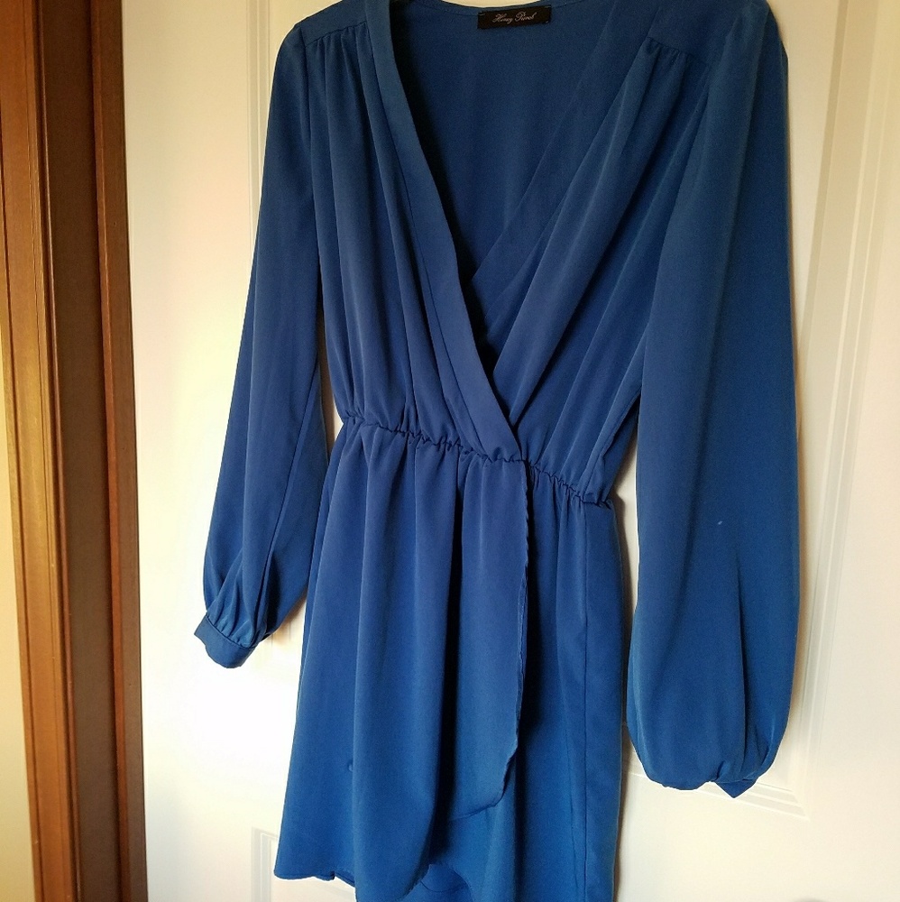 LuLu' s Dress - Picture 3 of 5
